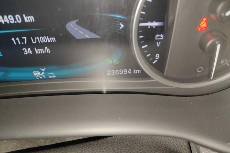 Used Buick Envision 2014 28T All-Wheel-Drive Versatile Sports Flagship Edition Odometer Close Up