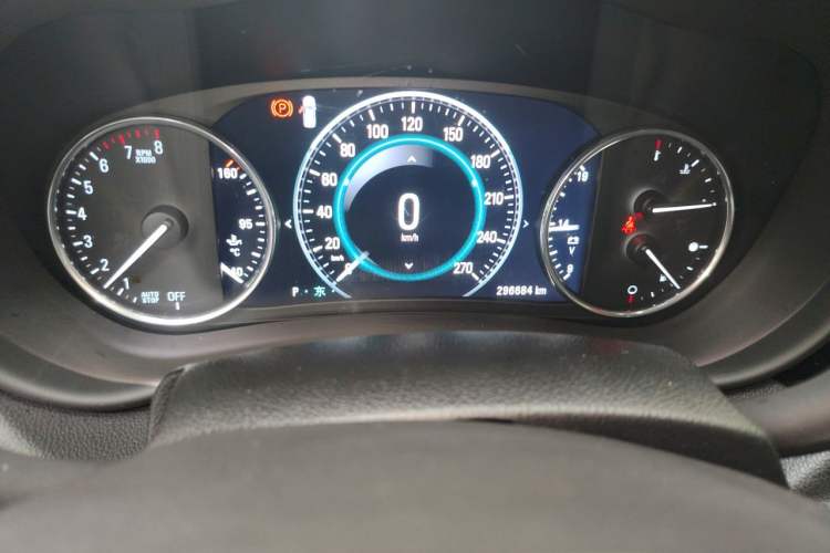 Used Buick Envision 2014 28T Four-Wheel Drive Luxury Model Odometer Close Up