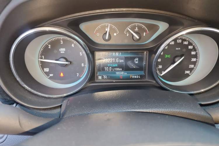 Used Buick Envision 2014 28T Four-Wheel Drive Elite Model Odometer Close Up