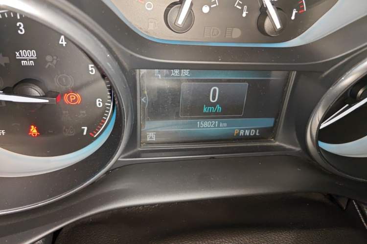 Used Buick Envision 2014 28T Four-Wheel Drive Luxury Model Odometer Close Up