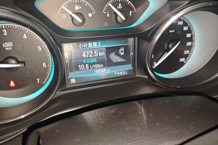 Used Buick Envision 2014 28T Four-Wheel Drive Elite Model Odometer Close Up