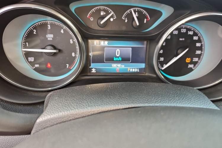 Used Buick Envision 2014 28T Four-Wheel Drive Luxury Model Odometer Close Up