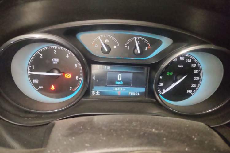 Used Buick Envision 2014 28T Four-Wheel Drive Elite Model Odometer Close Up