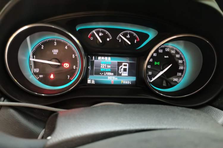 Used Buick Envision 2014 28T Four-Wheel Drive Elite Model Odometer Close Up