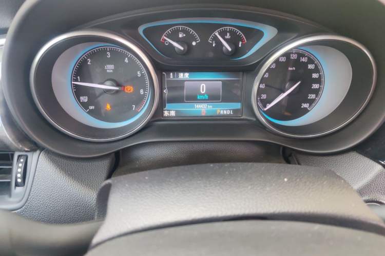 Used Buick Envision 2014 28T Four-Wheel Drive Luxury Model Odometer Close Up