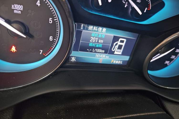 Used Buick Envision 2014 28T Four-Wheel Drive Elite Model Odometer Close Up