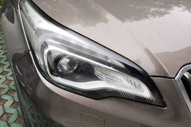 Used Buick Envision 2014 28T Four-Wheel Drive Elite Model Right Front Headlight
