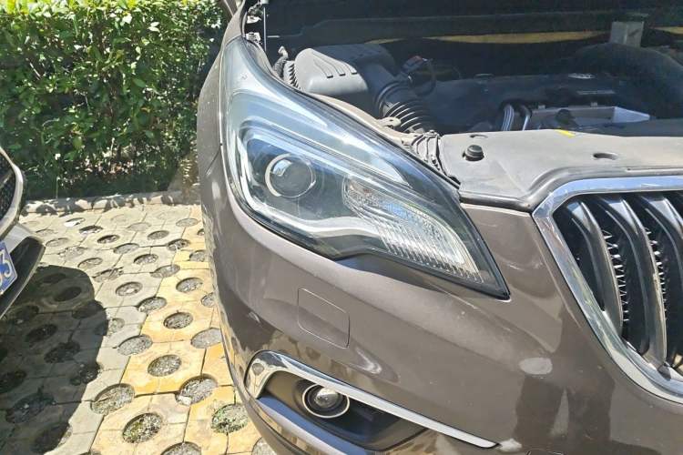 Used Buick Envision 2014 28T Four-Wheel Drive Elite Model Right Front Headlight