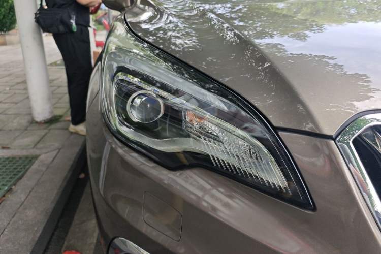 Used Buick Envision 2014 28T Four-Wheel Drive Luxury Model Right Front Headlight