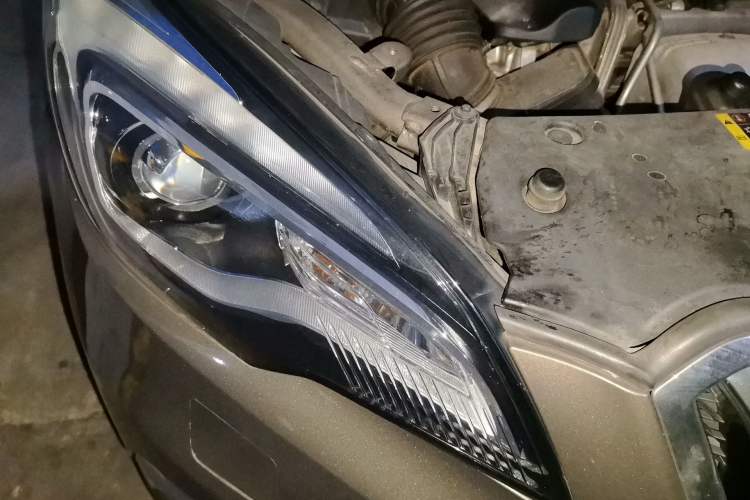 Used Buick Envision 2014 28T Four-Wheel Drive Luxury Model Right Front Headlight