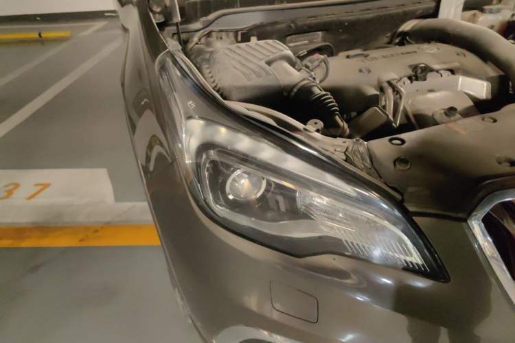 Used Buick Envision 2014 28T Four-Wheel Drive Elite Model Right Front Headlight