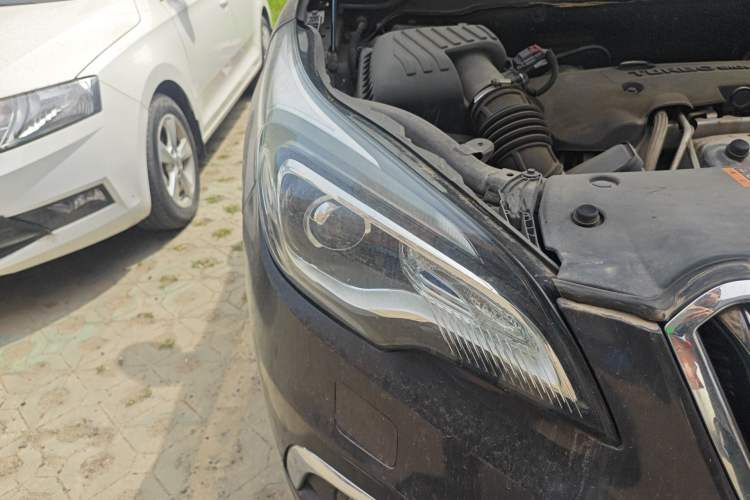 Used Buick Envision 2014 28T Four-Wheel Drive Luxury Model Right Front Headlight