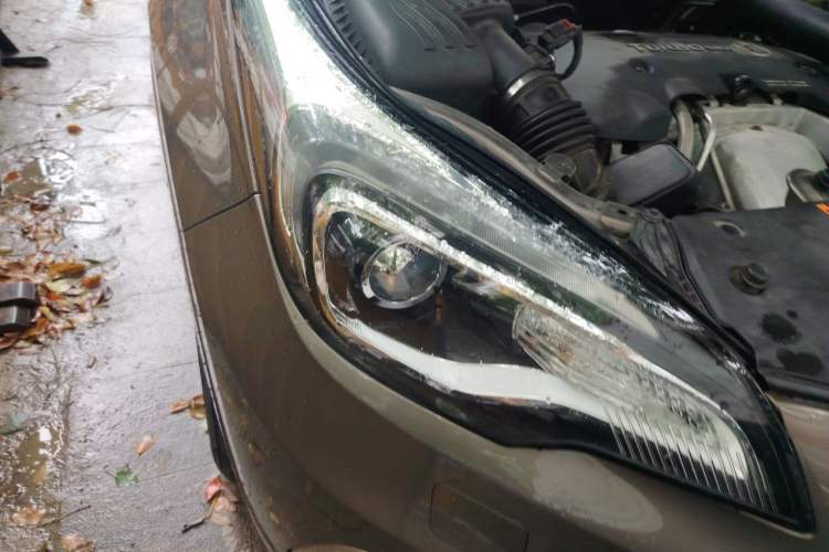 Used Buick Envision 2014 28T Four-Wheel Drive Luxury Model Right Front Headlight