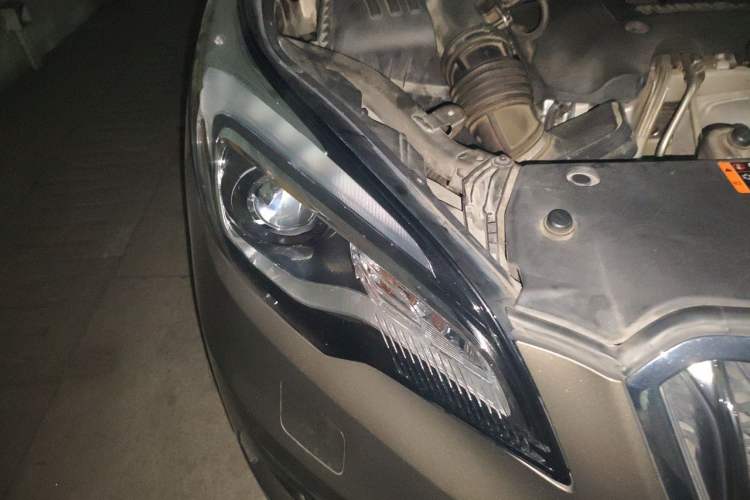 Used Buick Envision 2014 28T Four-Wheel Drive Elite Model Right Front Headlight