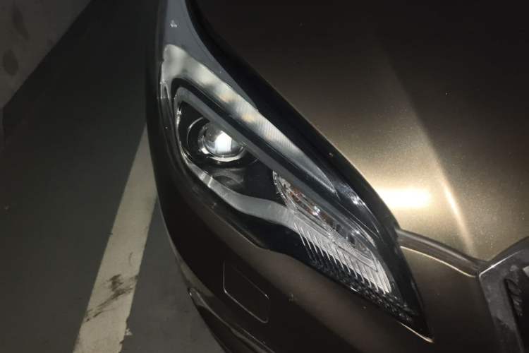Used Buick Envision 2014 28T Four-Wheel Drive Luxury Model Right Front Headlight