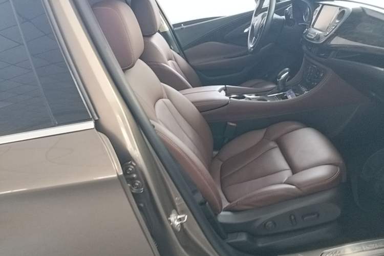 Used Buick Envision 2014 28T All-Wheel-Drive Versatile Sports Flagship Edition Right Front Seat