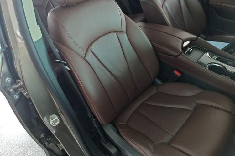 Used Buick Envision 2014 28T Four-Wheel Drive Luxury Model Right Front Seat