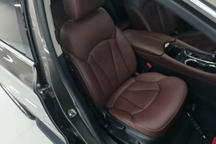 Used Buick Envision 2014 28T Four-Wheel Drive Elite Model Right Front Seat