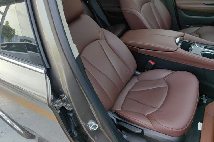 Used Buick Envision 2014 28T Four-Wheel Drive Elite Model Right Front Seat