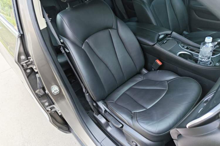 Used Buick Envision 2014 28T Four-Wheel Drive Elite Model Right Front Seat