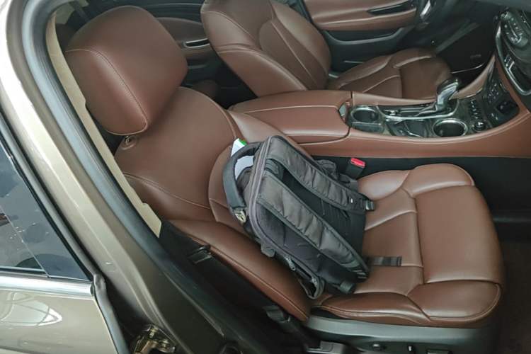 Used Buick Envision 2014 28T All-Wheel-Drive Versatile Sports Flagship Edition Right Front Seat