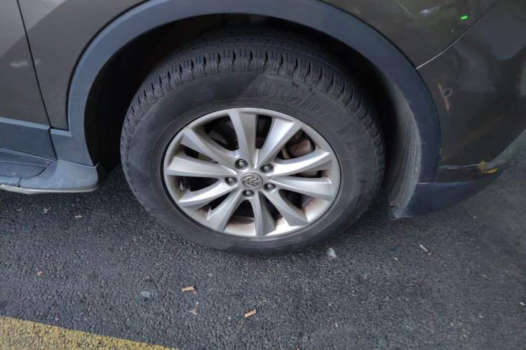 Used Buick Envision 2014 28T Four-Wheel Drive Luxury Model Right Front Wheel Hub