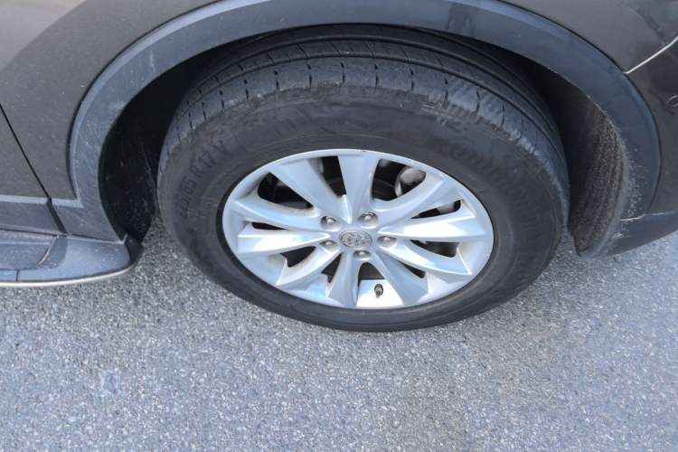 Used Buick Envision 2014 28T Four-Wheel Drive Luxury Model Right Front Wheel Hub