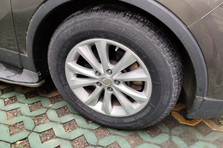 Used Buick Envision 2014 28T Four-Wheel Drive Elite Model Right Front Wheel Hub