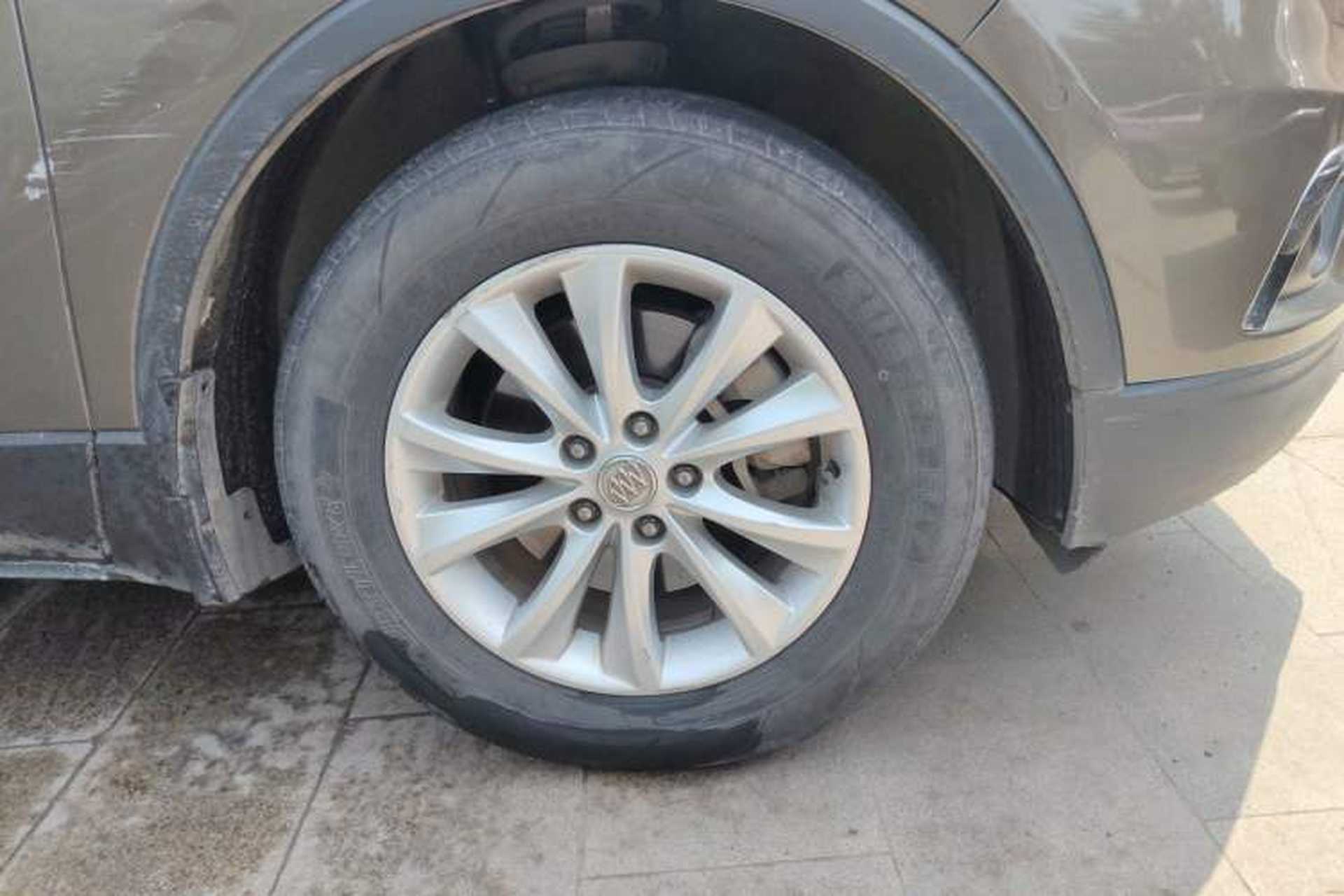 Used Buick Envision 2014 28T Four-Wheel Drive Luxury Model Right Front Wheel Hub
