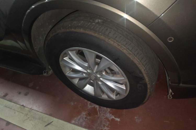 Used Buick Envision 2014 28T Four-Wheel Drive Luxury Model Right Front Wheel Hub