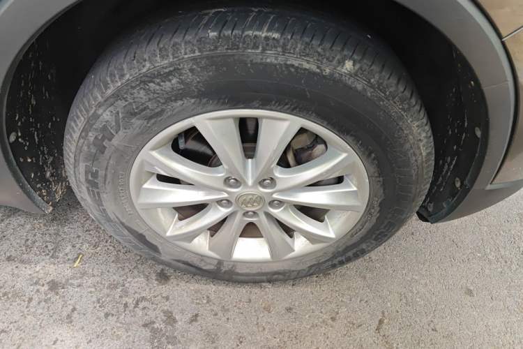 Used Buick Envision 2014 28T Four-Wheel Drive Elite Model Right Front Wheel Hub