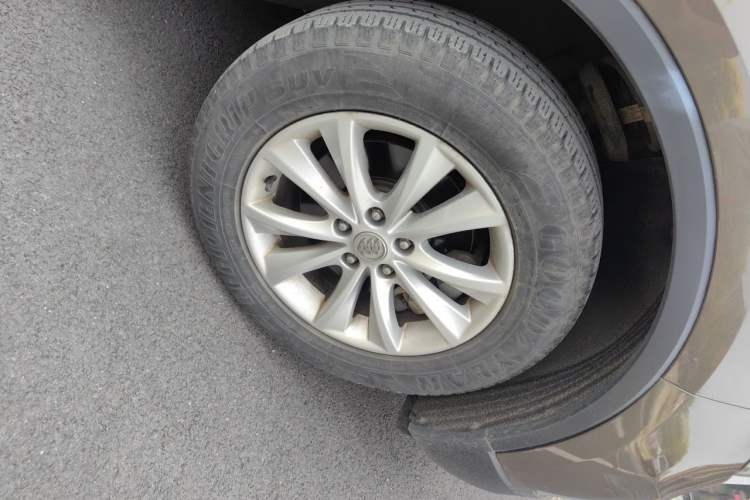 Used Buick Envision 2014 28T Four-Wheel Drive Elite Model Right Front Wheel Hub