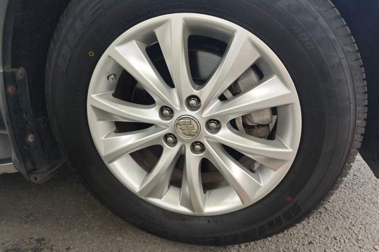 Used Buick Envision 2014 28T Four-Wheel Drive Luxury Model Right Front Wheel Hub