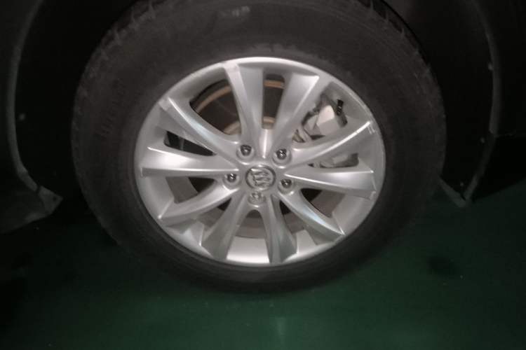 Used Buick Envision 2014 28T Four-Wheel Drive Elite Model Right Front Wheel Hub