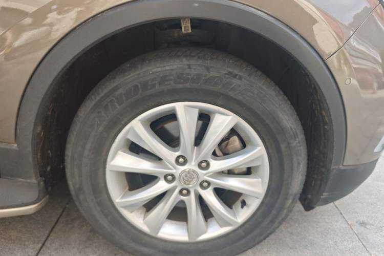 Used Buick Envision 2014 28T Four-Wheel Drive Luxury Model Right Front Wheel Hub