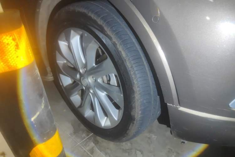 Used Buick Envision 2014 28T All-Wheel-Drive Versatile Sports Flagship Edition Right Front Wheel Hub