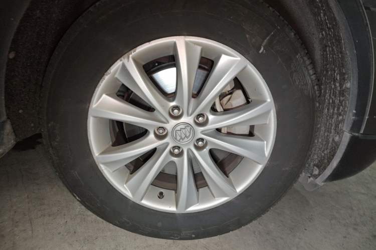 Used Buick Envision 2014 28T Four-Wheel Drive Luxury Model Right Front Wheel Hub
