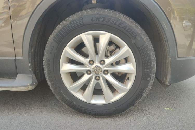 Used Buick Envision 2014 28T Four-Wheel Drive Luxury Model Right Front Wheel Hub