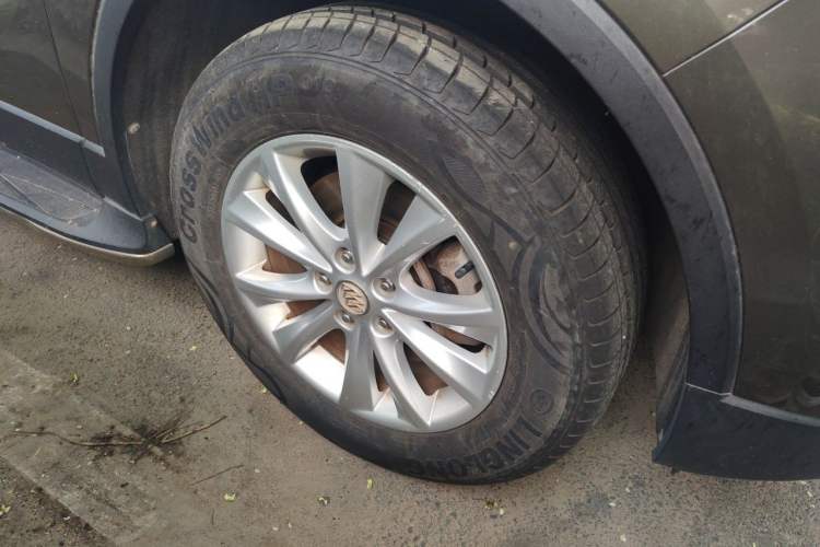 Used Buick Envision 2014 28T Four-Wheel Drive Elite Model Right Front Wheel Hub