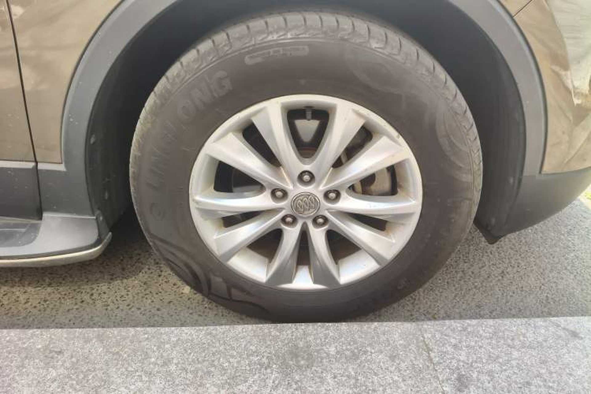 Used Buick Envision 2014 28T Four-Wheel Drive Elite Model Right Front Wheel Hub