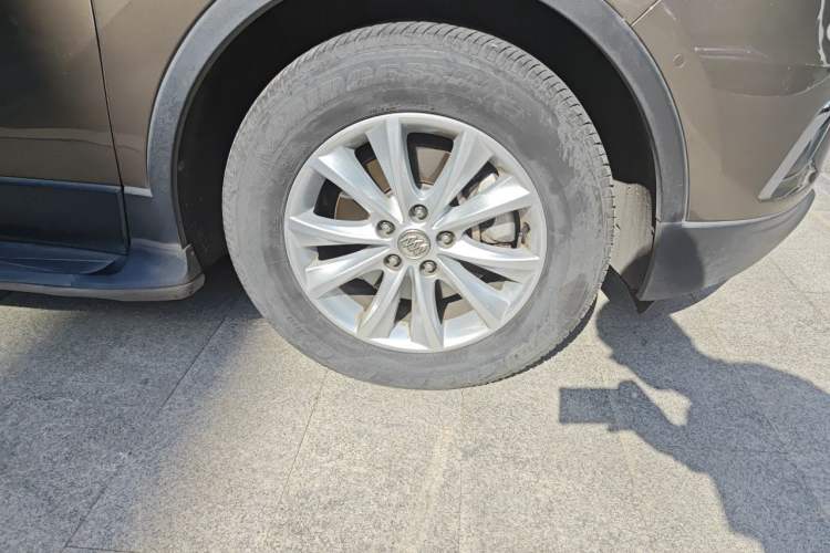 Used Buick Envision 2014 28T Four-Wheel Drive Luxury Model Right Front Wheel Hub