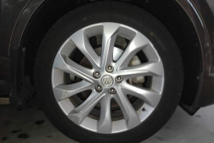 Used Buick Envision 2014 28T All-Wheel-Drive Versatile Sports Flagship Edition Right Front Wheel Hub