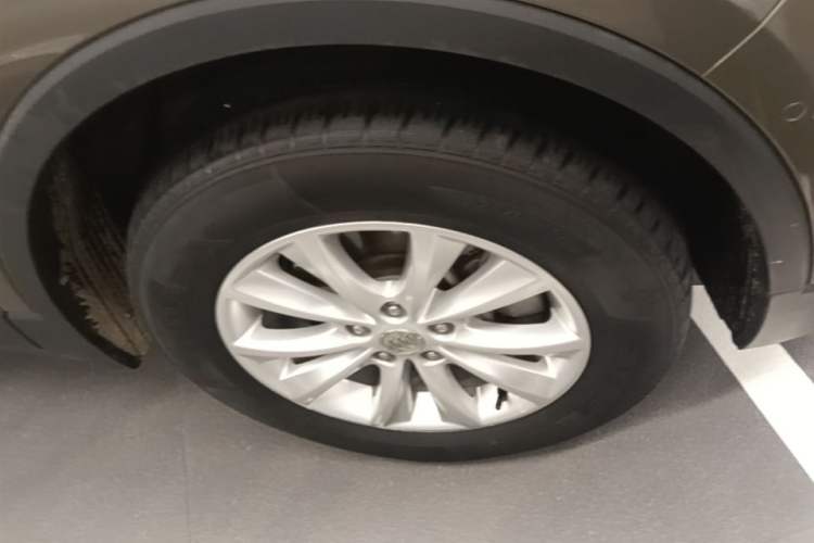 Used Buick Envision 2014 28T Four-Wheel Drive Luxury Model Right Front Wheel Hub