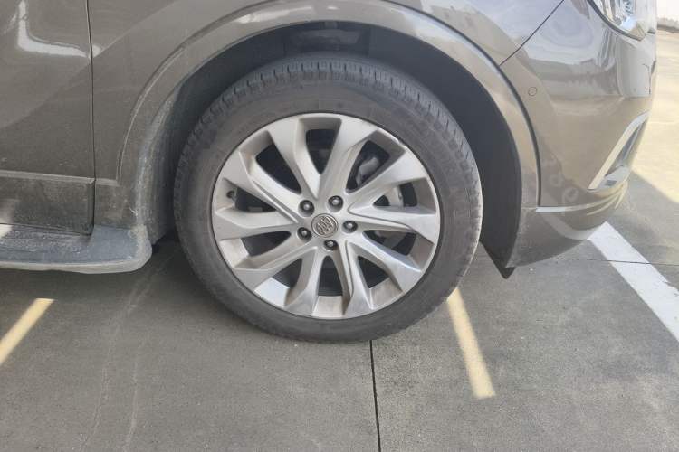 Used Buick Envision 2014 28T Four-Wheel Drive Luxury Model Right Front Wheel Hub