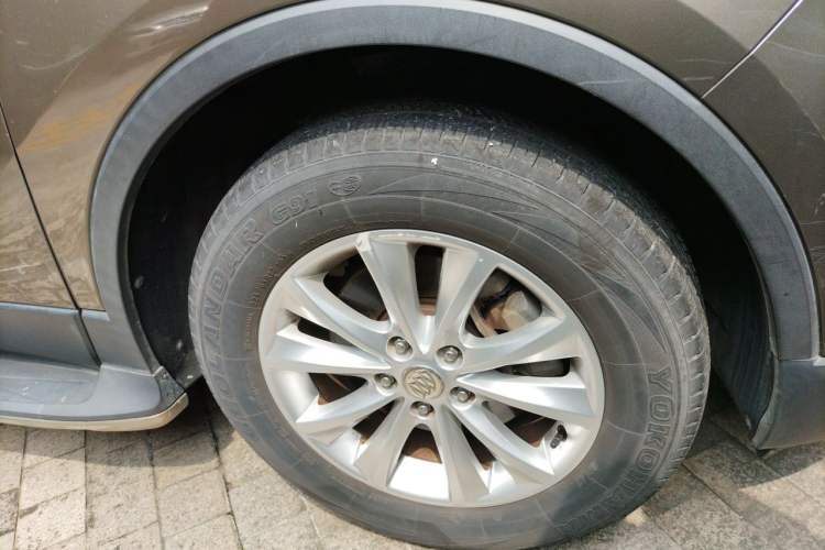Used Buick Envision 2014 28T Four-Wheel Drive Elite Model Right Front Wheel Hub