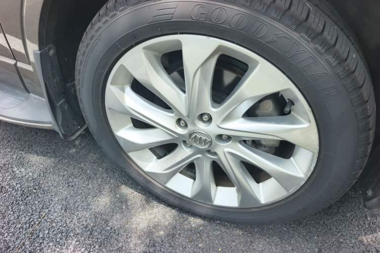 Used Buick Envision 2014 28T All-Wheel-Drive Versatile Sports Flagship Edition Right Front Wheel Hub