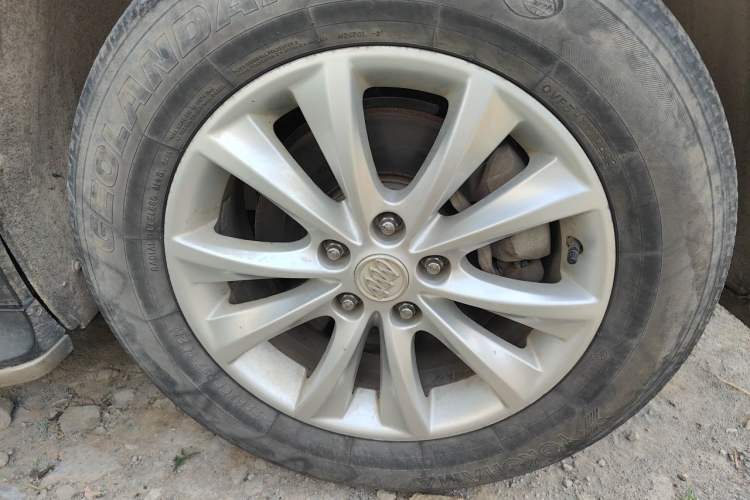 Used Buick Envision 2014 28T Four-Wheel Drive Luxury Model Right Front Wheel Hub