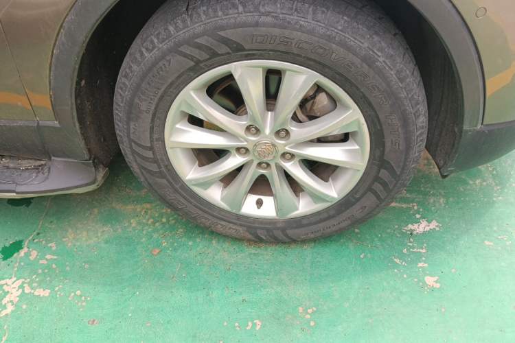 Used Buick Envision 2014 28T Four-Wheel Drive Luxury Model Right Front Wheel Hub