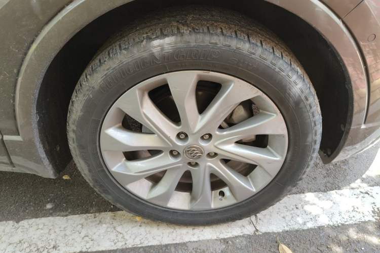 Used Buick Envision 2014 28T All-Wheel-Drive Versatile Sports Flagship Edition Right Front Wheel Hub