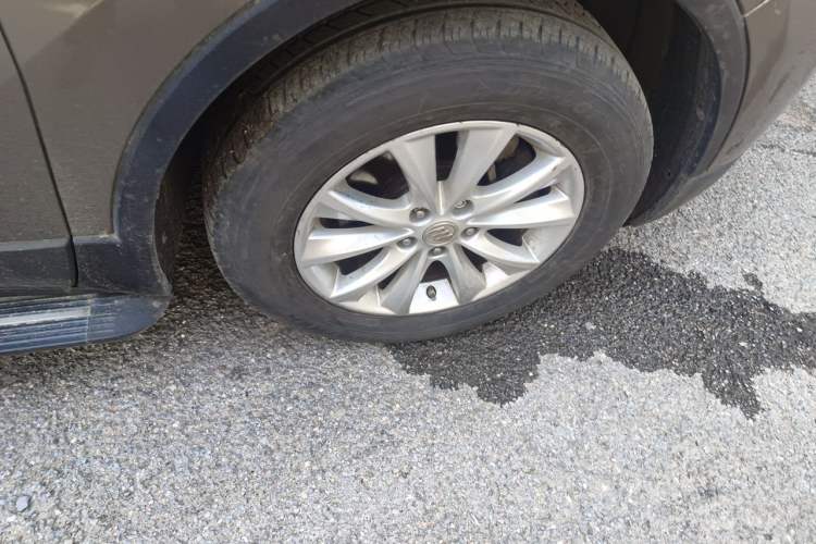Used Buick Envision 2014 28T Four-Wheel Drive Elite Model Right Front Wheel Hub